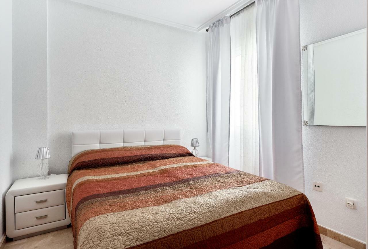 Lenas Apartments Radio Murcia Torrevieja Kültér fotó